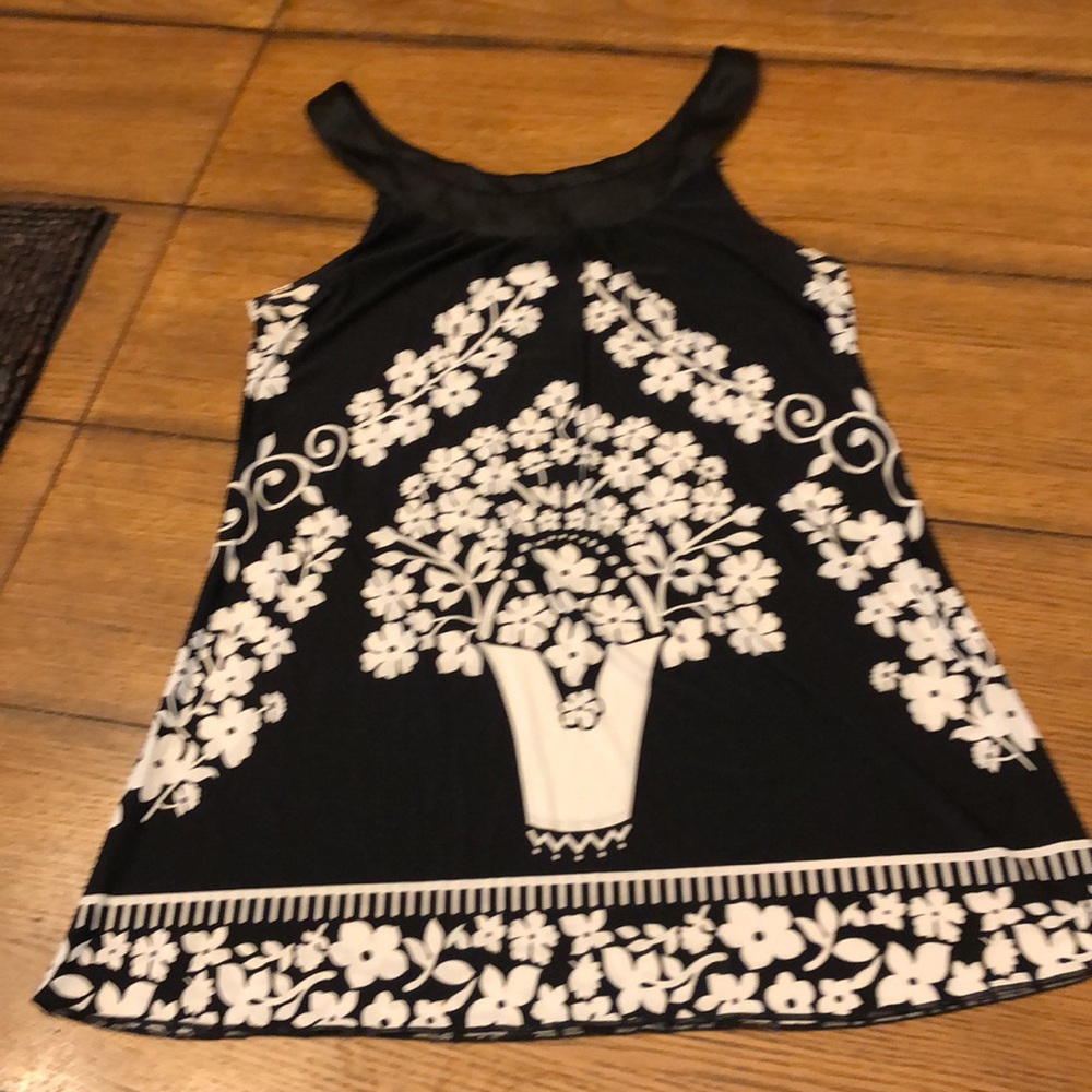 Voice black n white pullover blouse women’s size XL floral summer vacation - Picture 12 of 12